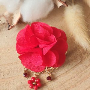 Broche fleur tissu et ses breloques