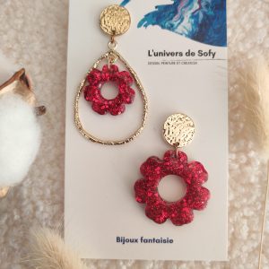 Boucles d'oreilles asymétriques en résine