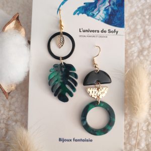 Boucles d'oreilles asymétriques