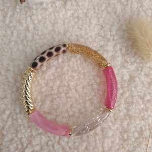 Bracelet jonc en perles tubes incurvés fines