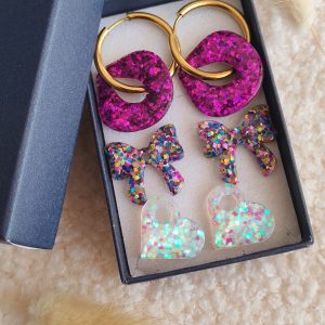 Box créoles et ses pampilles en résine
