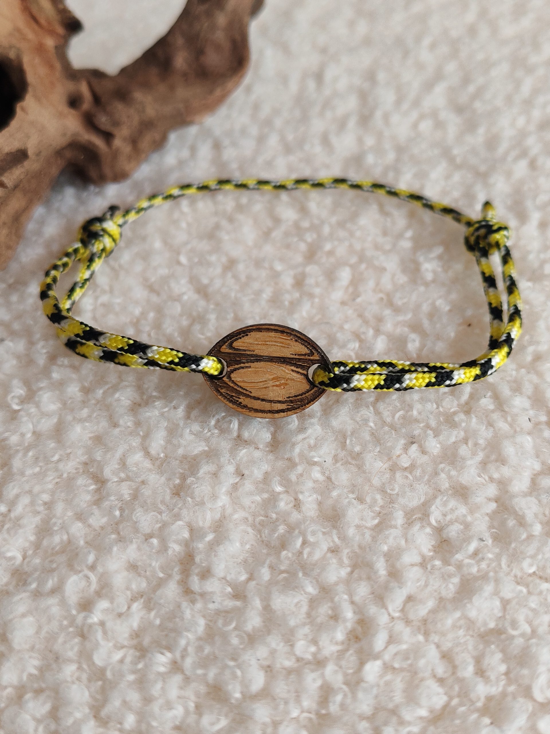Bracelet ajustable en bois de bambou