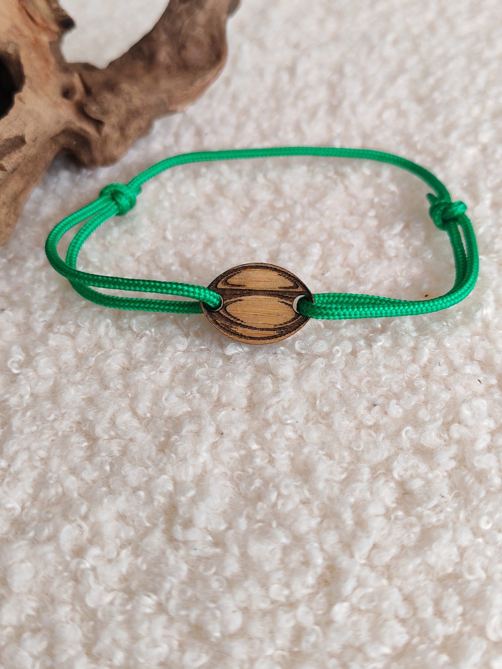 Bracelet ajustable en bois de bambou
