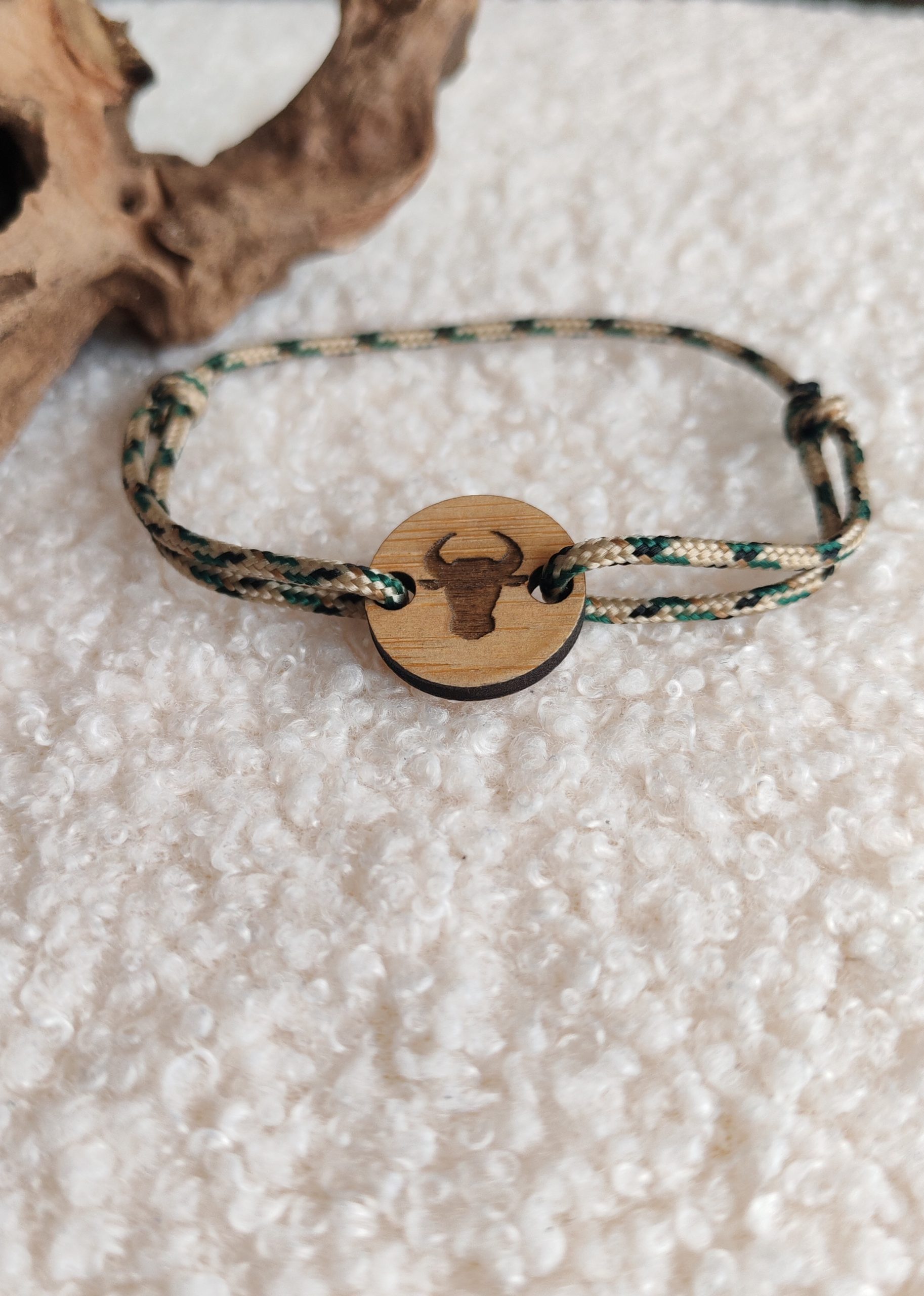 Bracelet ajustable en bois de bambou